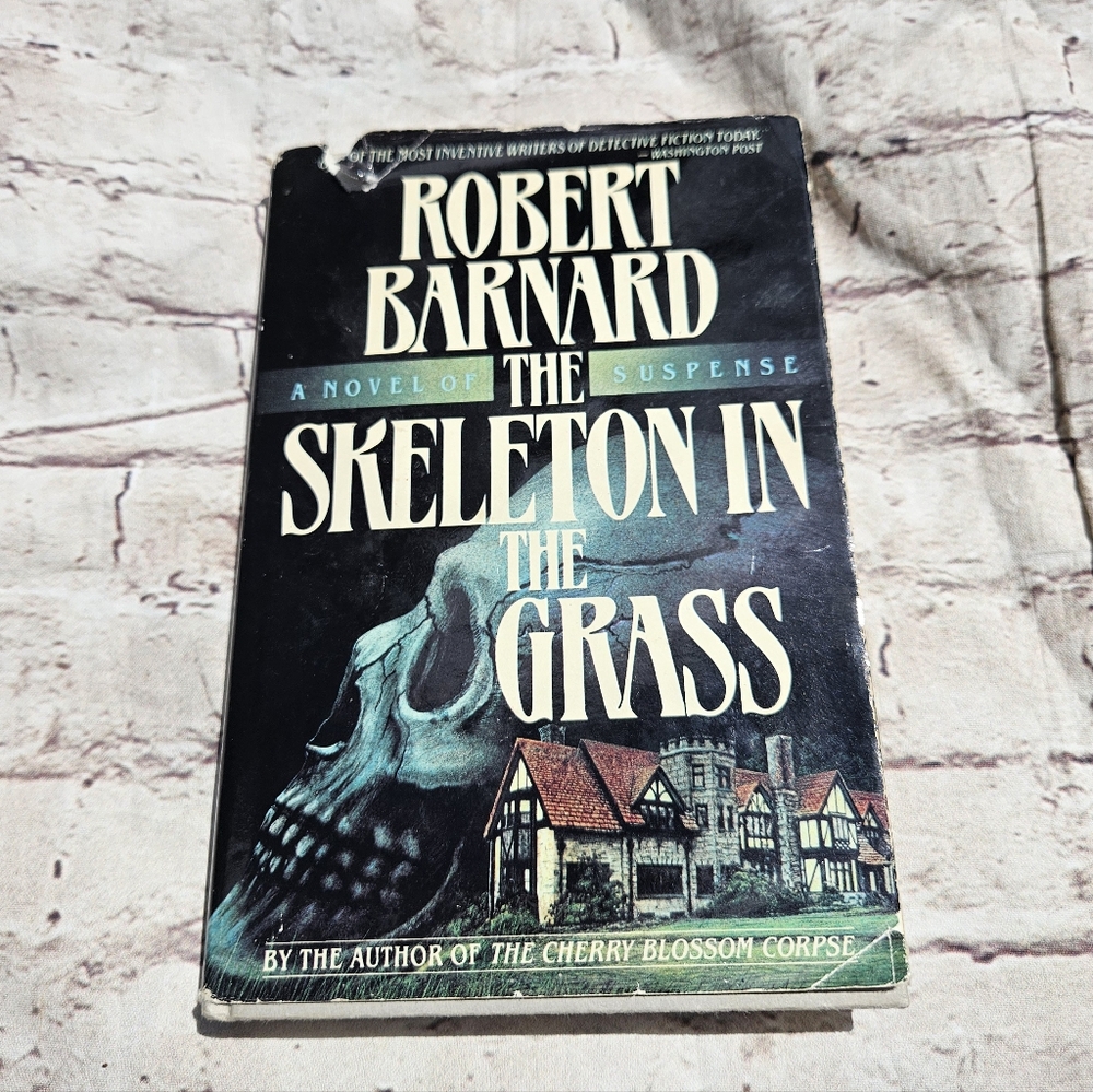 The Skeleton in the‎ Grass by Robert Barnard